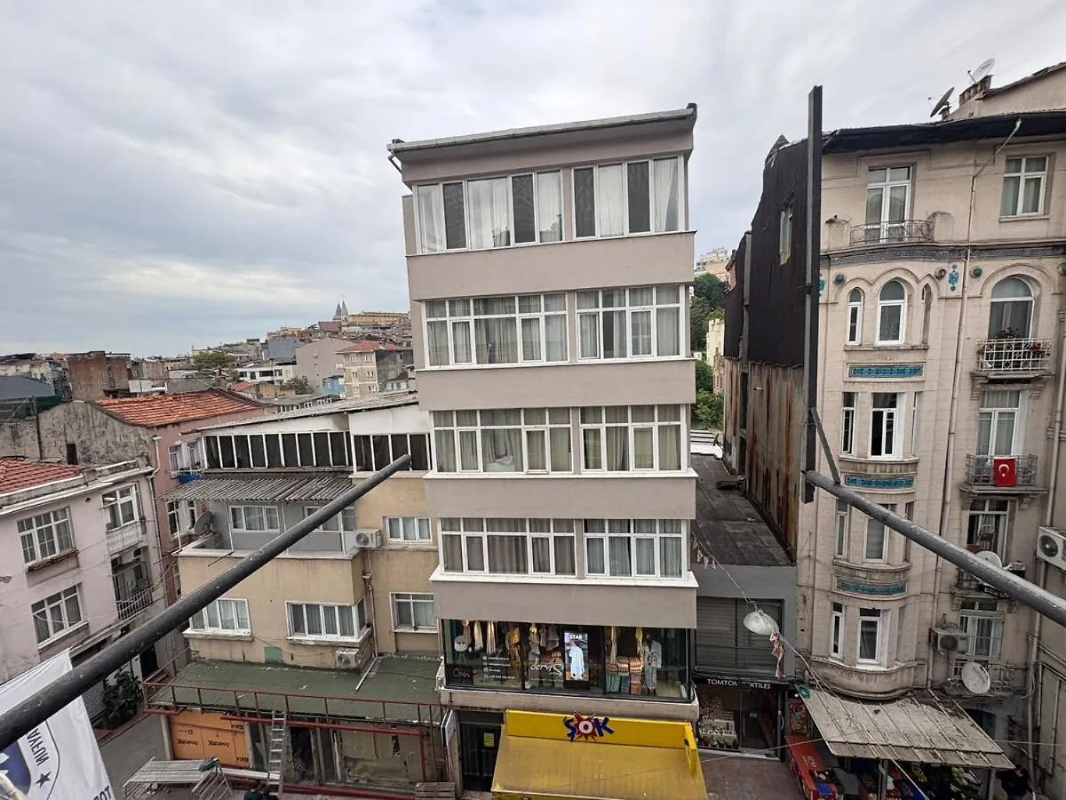 High Ceiling Central Cozy Apartment With 3 Bedroom Beyoglu Isztambul