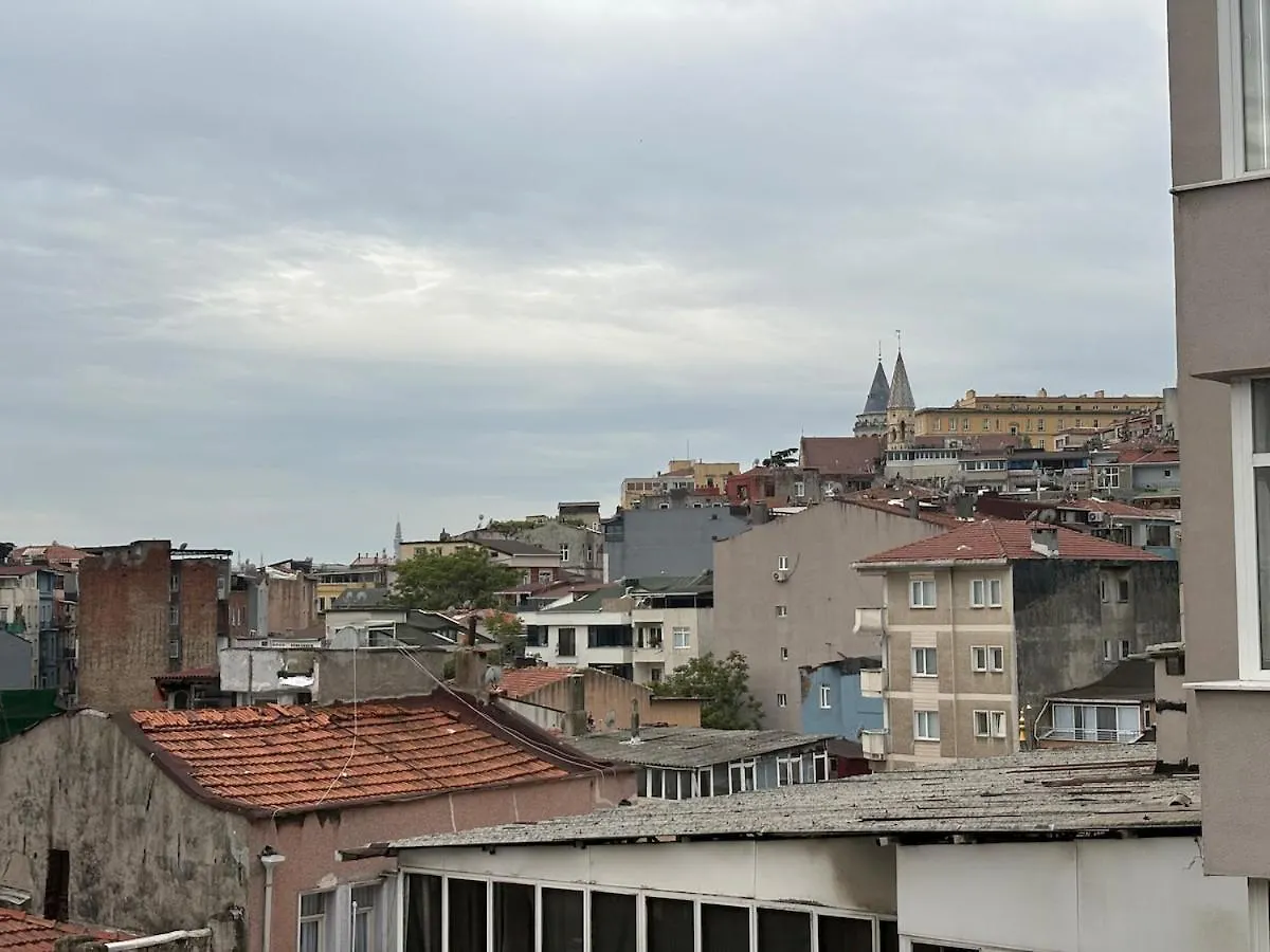 High Ceiling Central Cozy Apartment With 3 Bedroom Beyoglu Istanbul 0*,
