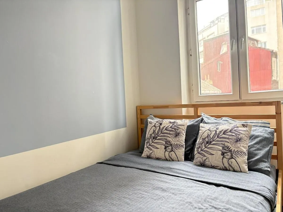 High Ceiling Central Cozy Apartment With 3 Bedroom Beyoglu Istanbul Turkey