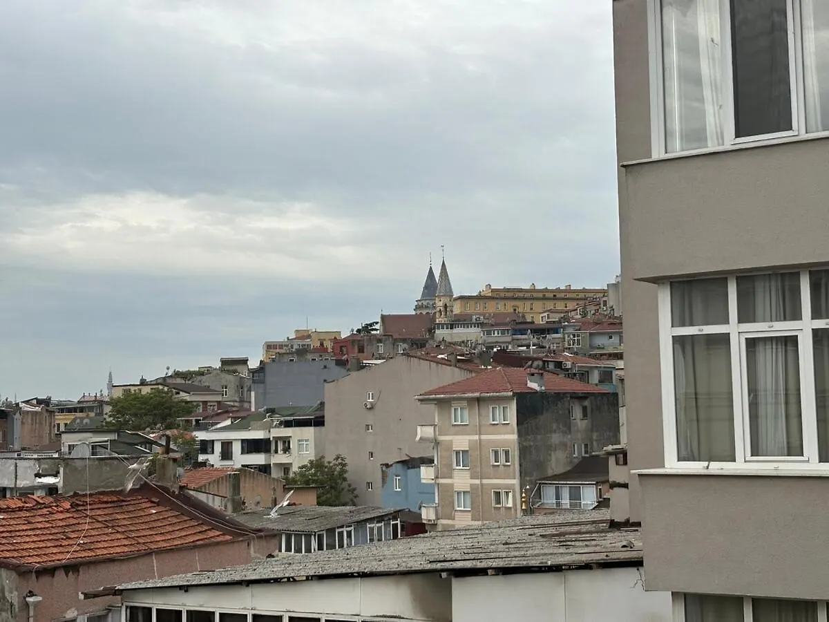 High Ceiling Central Cozy Apartment With 3 Bedroom Beyoglu Istanbul