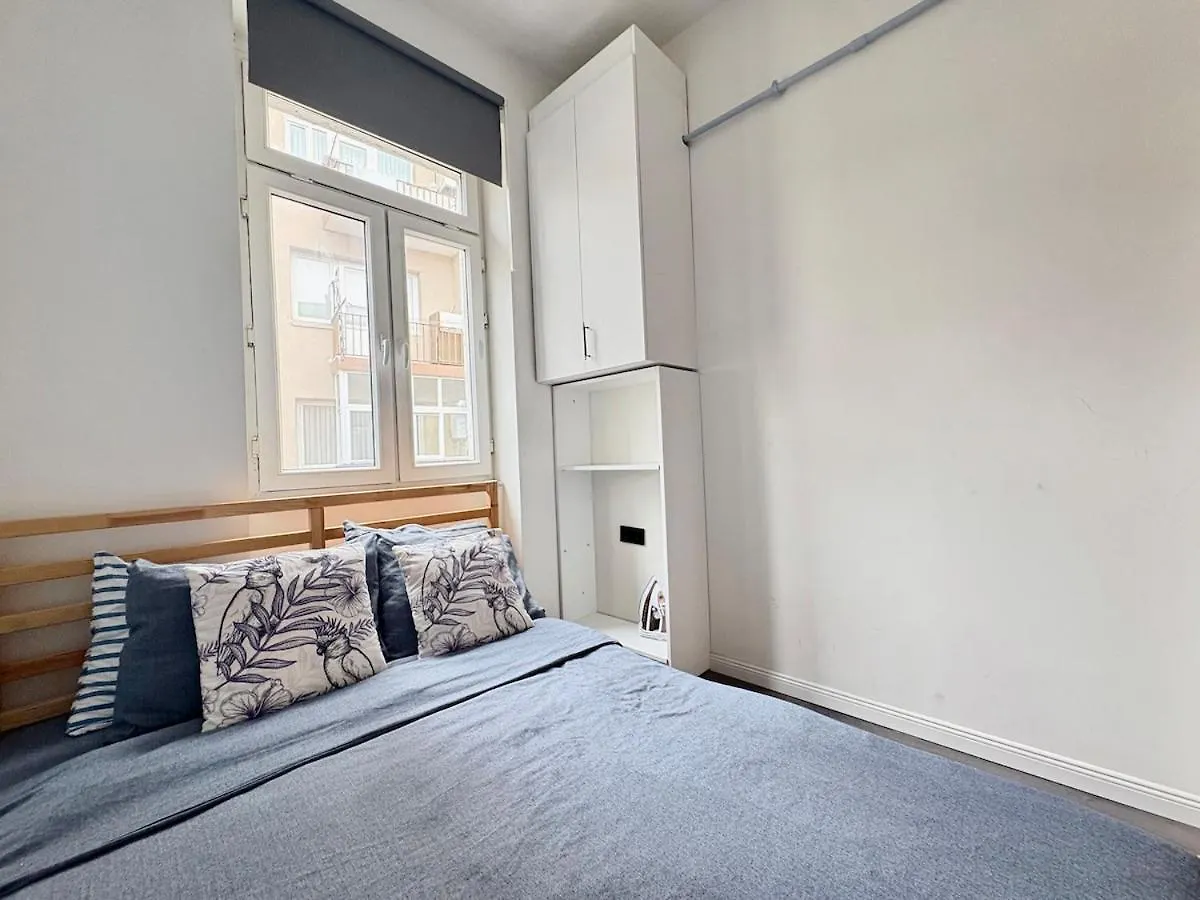 High Ceiling Central Cozy Apartment With 3 Bedroom Beyoglu Istanbul Turkey