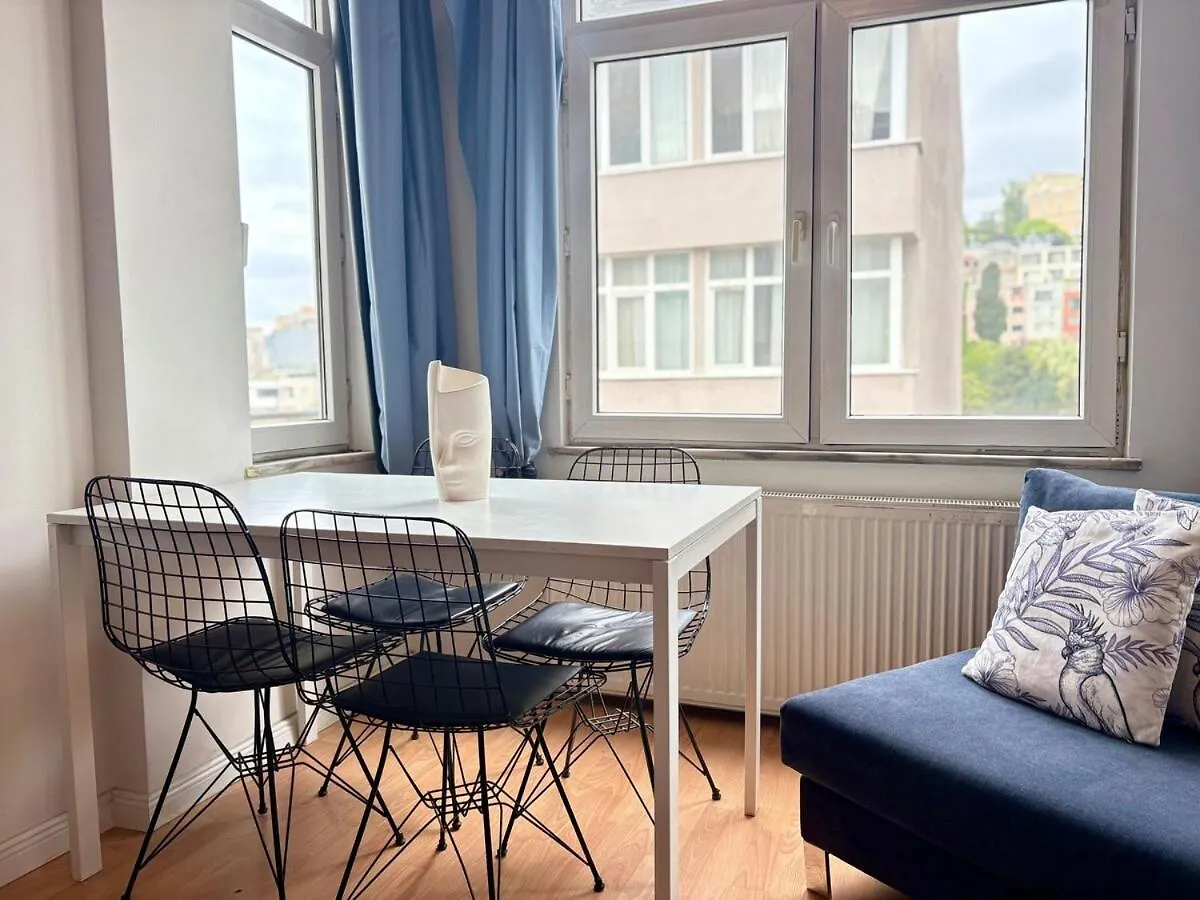 High Ceiling Central Cozy Apartment With 3 Bedroom Beyoglu Istanbul 0*,  Turkey